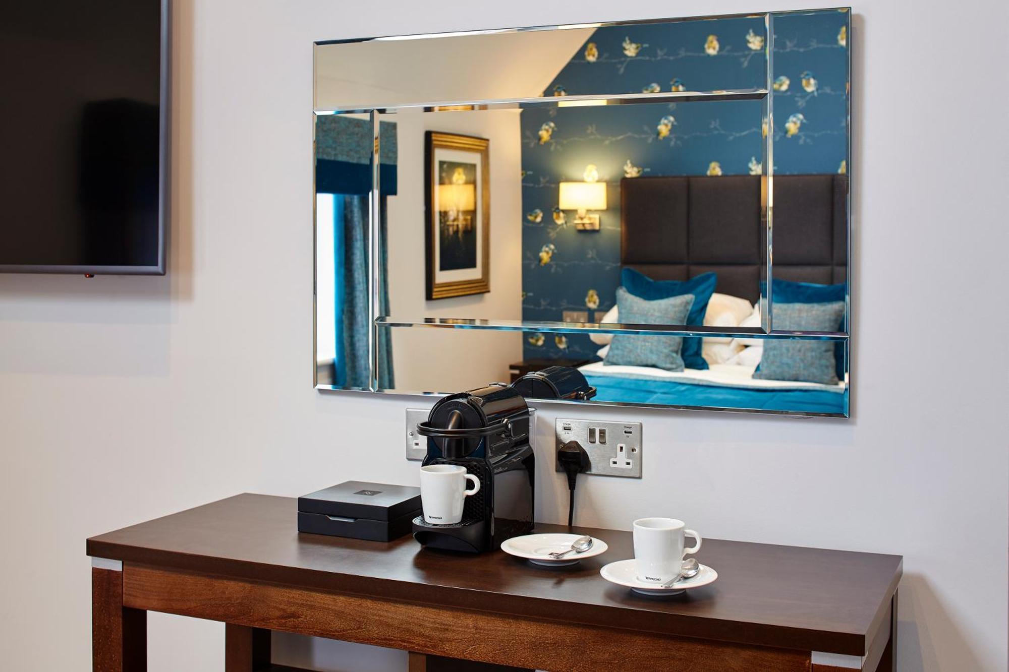 Mandolay 4* Guildford